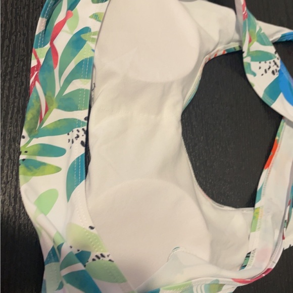 Brand new! SHEIN tropical racerback style bikini top size Large - Picture 3 of 4